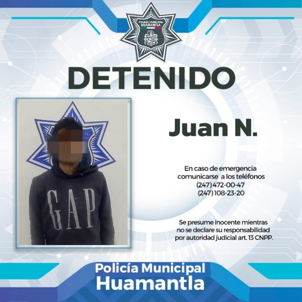 Policía de Huamantla arresta a hombre que consumía sustancias nocivas en la vía pública